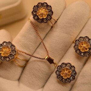 Elegant Gold and Silver Floral Jewelry Set
